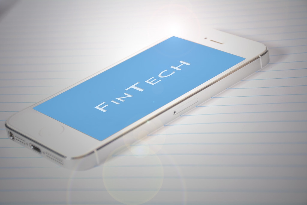 OJK Tetapkan Tenggat Ekuitas Minimum Rp12,5 M untuk Fintech P2P Lending
